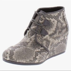 Toms kale wedge snakeskin print booties